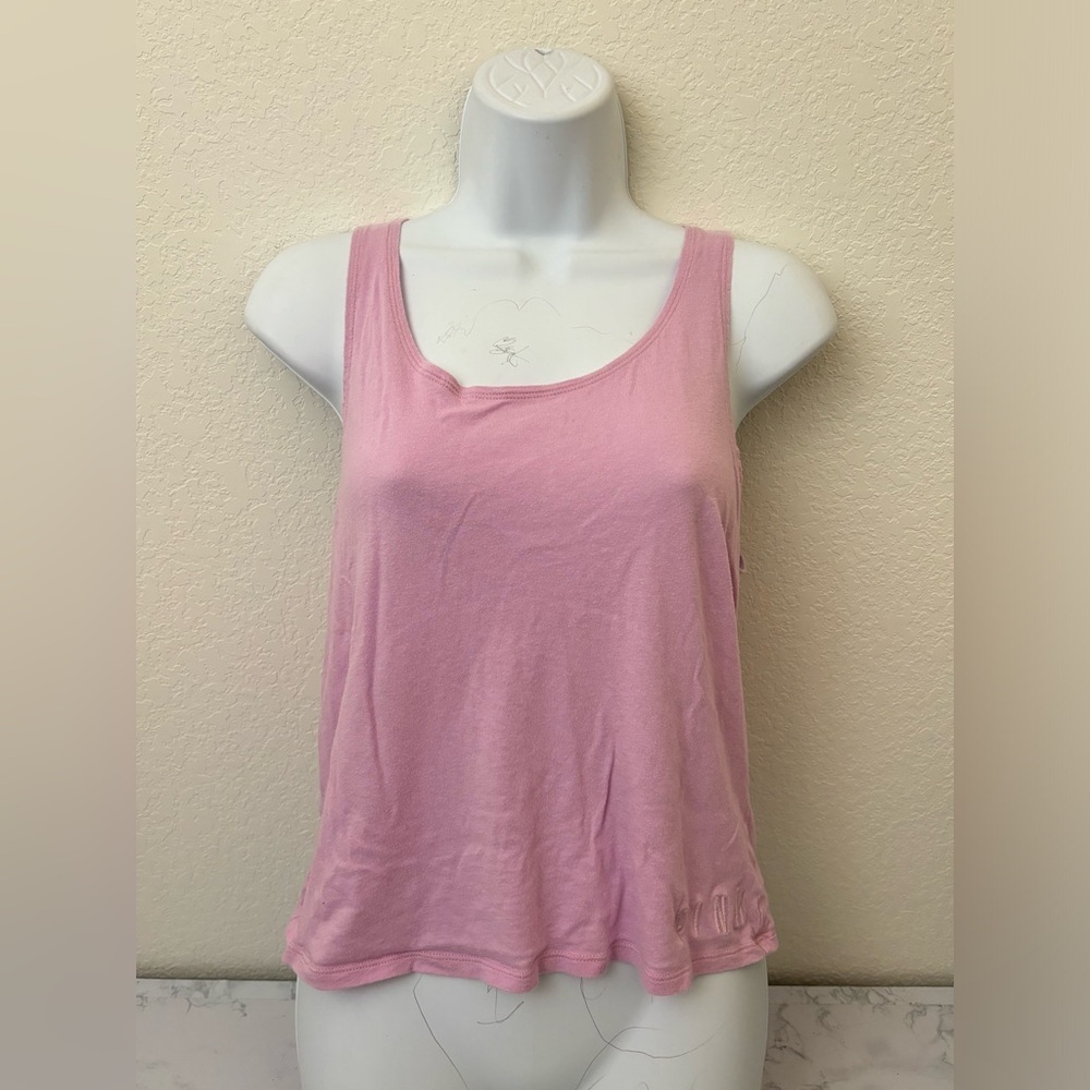 Victoria's Secret Camisole Women's Size XS Pink Detail Straps Sleeveless…​